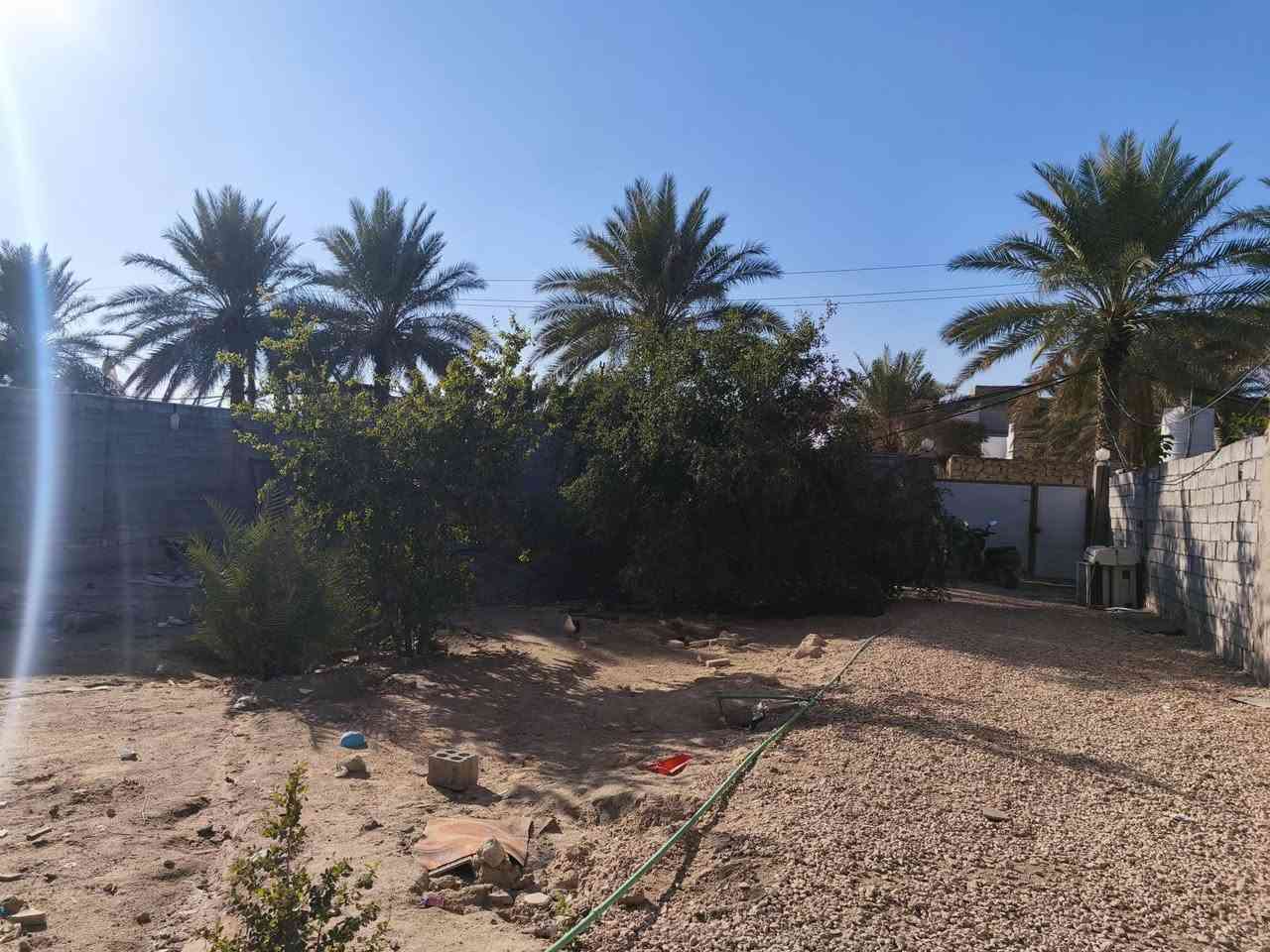 سلام عليكم قطعة للبيع في شارع الحولي قرب ساحة المظفر تحتوي على
 دارين + مضيف مساحة بناء 250 متر 
عرصة 500 متر 
سعر 200 مليون مع المجال 
للاستفسار تواصل على رقم ***********
