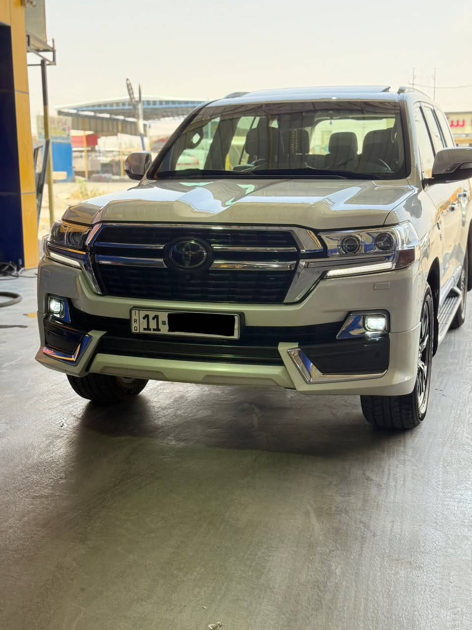🚘 للبيع: تويوتا لاندكروزر VXS 2021 فل مواصفات لكزس 🚘
✨ سيارة نظيفة جداً ومعتنى بها على أعلى مستوى، استخدام شخصي ومحافظة عليها من يوم الشراء.

▪️ الموديل: 2021
▪️ الفئة: VXS
▪️ الممشى: 132 ألف كم فقط
▪️ جميع السيرفسات والصيانات بالوكالة بشكل منتظم
▪️ تايرات أصلية دانلوب جديدة
▪️ البنيد مغلف بالكامل لحماية الصبغ الأصلي
▪️ الجاملغات الأمامية مغلفة للحماية

🔹 مواصفات VXS:
✅ فتحة سقف
✅ جلد فاخر
✅ تبريد وتسخين للمقاعد
✅ ذاكرة للمقاعد
✅ شاشتان خلفية
✅ كاميرات 360 درجة
✅ رادار ونظام المحافظة على المسار
✅ مثبت سرعة ذكي
✅ تشغيل بصمة
✅ أبواب شنطة كهربائية
✅ نظام دخول ذكي
✅ إنارة LED كاملة
✅ حساسات أمامية وخلفية
✅ ثلاجة
✅ نظام زحف ودبل ثقيل وخفيف
✅ تعليق هيدروليك
✅ نظام صوتي فاخر
✅ مرايا كهربائية مع طي أوتوماتيكي

▪️ مكينة وكير وشاصي على الشرط
▪️ تبريد ممتاز ولا تحتاج أي مصروف
▪️ داخلية وخارجية نظيفة جداً
▪️ جاهزة للسفر والاستخدام اليومي

✅ الفحص بأي مكان للمشتري الجاد.

💰 السعر قابل للتفاوض بالمعقول بعد المعاينة.

اللهم بارك لصاحب النصيب، سيارة تستاهل المعاينة ومختلفة عن أغلب الم


**إذا كنت صاحب هذا الإعلان وتريد حذفه لأي سبب، رجاءا أرسل رسالة إلى الدعم الفني**