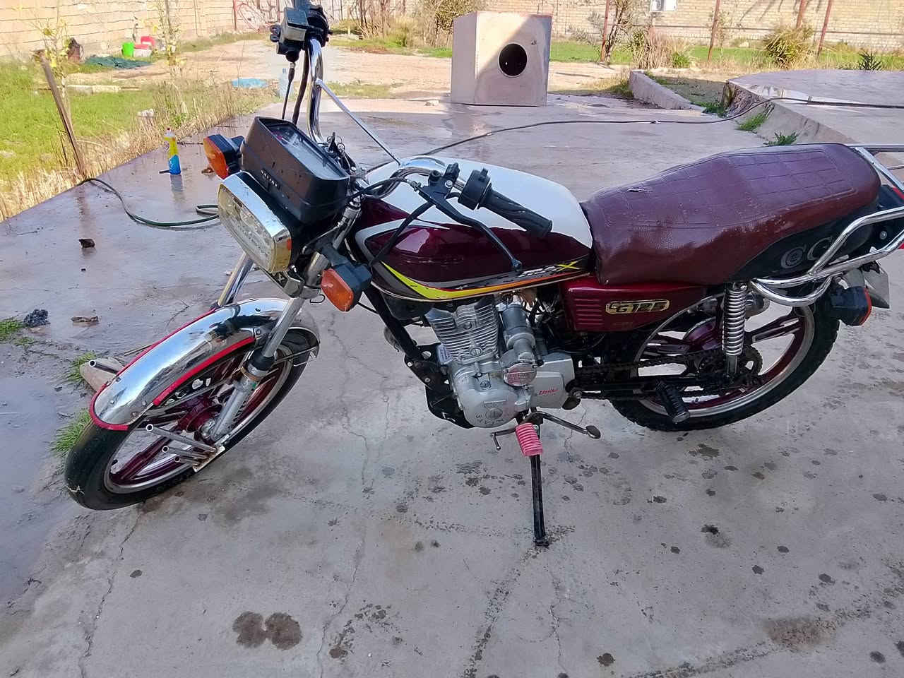 سلام عليكم دراجه البيع سيفان موديل 21ناشاط فول كهربيات شغله مكان بيجي سعر 350بي مجال  شراي او مروس ***********
