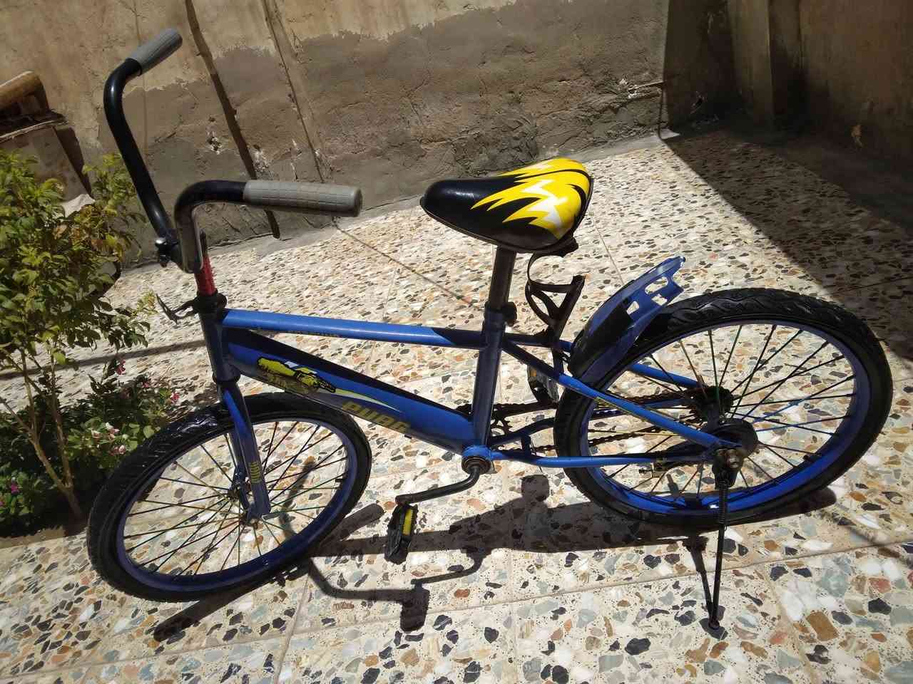 السلام عليكم. بايسكل للبيع نوع BMX قديم السعر (٤٠)وبي مجال بسيط. ملاحضة عوزة تبديل تواير وماشته شوية طاكة وعوزة صجم للورة كما موضح في المنشور. مكاني رميثة.


**إذا كنت صاحب هذا الإعلان وتريد حذفه لأي سبب، رجاءا أرسل رسالة إلى الدعم الفني**