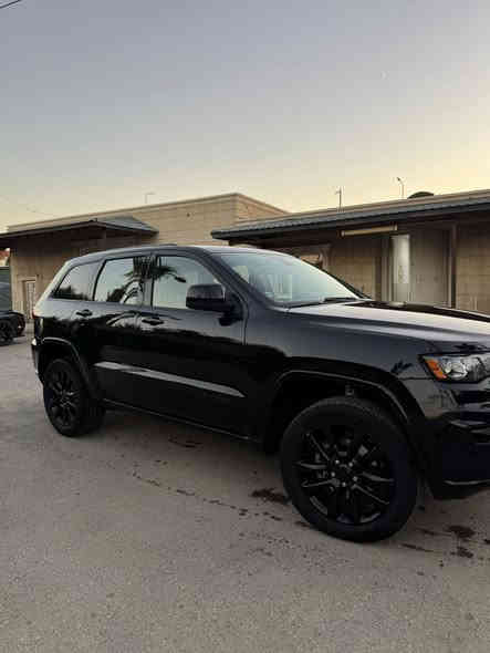 جيب كراند شيروكي مواصفات التديوت بلاك توب
موديل 2019
فوول مواصفات عدا السلايت
كشنات جلد وقماش
كشنات هيتر
ستيرن هيتر
مرايه نقاط عمياء
دمام خلفي 
حساسات خلفي
نظام منحدرات اوتو
تبريد قطعتين
بريك اوتو طوارئ
جنطه شفط 
حادثهه امريكه بدون دعم سرقه دشبول وبنيد وتايرات 
حاليا بيهه ٤ قطع وربع صبغ
كير محرك
كهربائيات 
دبل اكسل 
كلشي بشرط
سياره مبيهه نقص  برغي وجاهزه 
سعر السياره خواتهه كلهن ب ٢٥٠ وفوك
اني اعرضهه جوه السوك ب ١٨٩ ومجال كلش كلش قليل
موديلهه ٢٠١٩
رقم وسنويه جديد بسمي
ملاحظه ال سياره ظايفلهه منظومة غاز  تتعامل تشتري نروح ساعه وحده اشيله المنظومه منهه
واذا تريد المنظومه سعرهه ٣٥٠$ احسبلكياهه
وهذا رقمي ***********
خابر وتدلل
