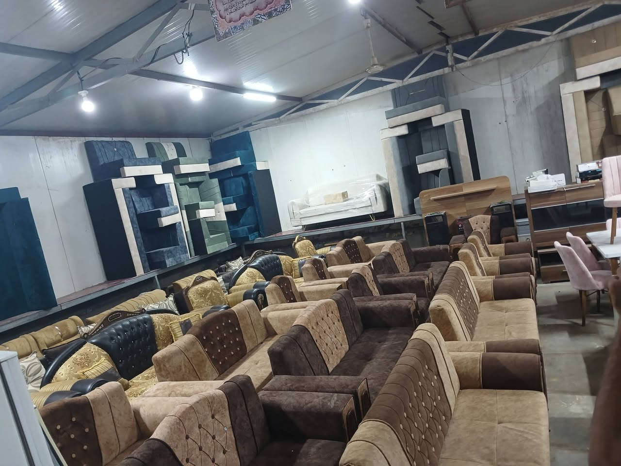 مستعمل نضيف 
مجمع البركه للاثاث الجديد والمستخدم يرحب بلجميع فاهلا وسهلا بكم العنوان بابل المحاويل ناحيه الامام الشارع العام قرب مركز شرطه الامام للاستفسار خاص او الاتصال علئ الارقام *********** بيه واتساب
*********** اتصال فقط الحاج محمد السلامي
