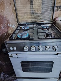 طبخات للبيع مع عارضه أسواق او رفوف مع الغرفه ماخذينها بمليونين و800 شا...