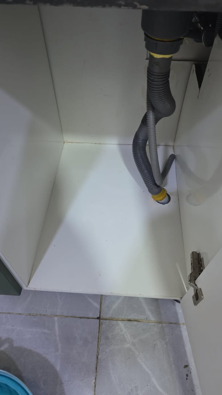 كاونتر للبيع استخدام شهر فقط تفصال
السنك ٣ متر وكاونتر متر ونص ماعدا  مكان ثلاجه 
لون زيتوني وسطح كله مرمر 
مكاني صليخ ٦٠٠
مفصلته ب٣ ملاين 
سعر البيع مليون ونص مع طباخ هديه فقط


**إذا كنت صاحب هذا الإعلان وتريد حذفه لأي سبب، رجاءا أرسل رسالة إلى الدعم الفني**