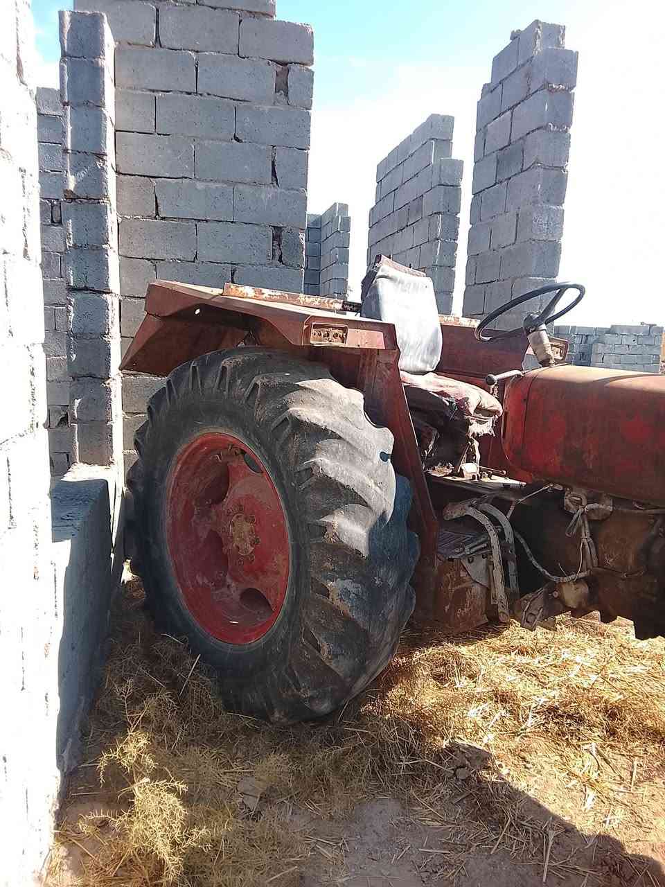 عنتر للبيع موديل 84كتاب شركه المكينه كامله ما نقصها شي المحرك بي بخار بدون تنقيص الكير هودرليك جدد مكانها بغداد اللطيفه وات ساب فقط***********
