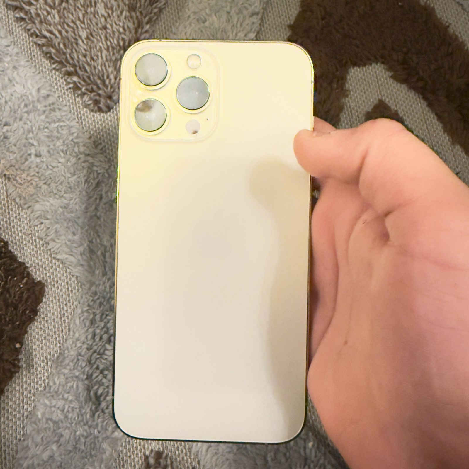 ايفون13 برو ماكس
وضع وكاله لا مفتوح ولا مبدل بي اي شي 
بطاريه 95 
ذاكره 256 
سيم واحد 
المكان أربيل 
السعر ( 600 الف)


**إذا كنت صاحب هذا الإعلان وتريد حذفه لأي سبب، رجاءا أرسل رسالة إلى الدعم الفني**