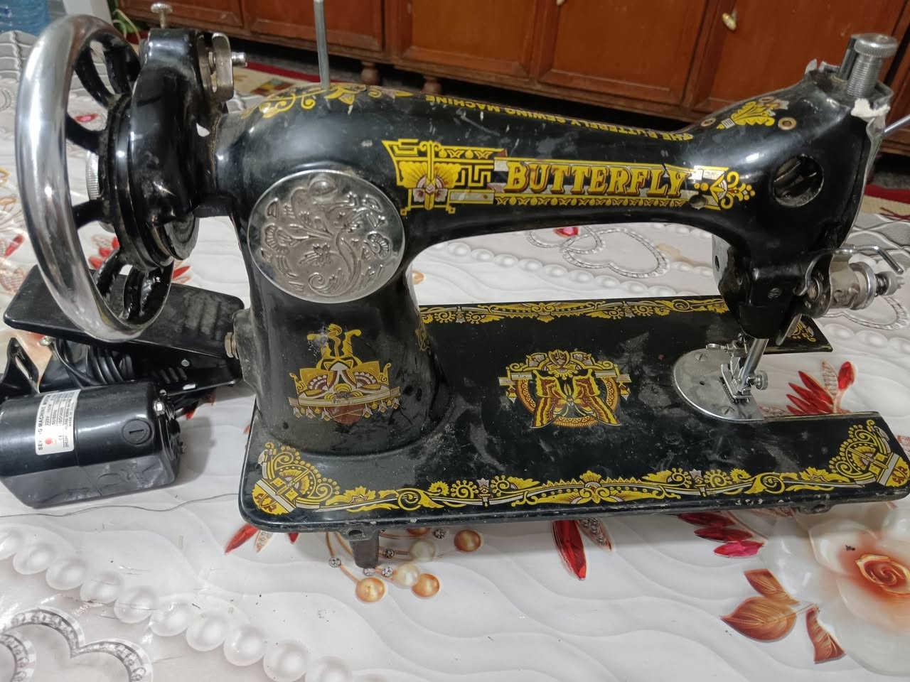 السلام عليكم. مكينه خياطه للبيع 35 الف مكان بغداد الغزالية. ***********
