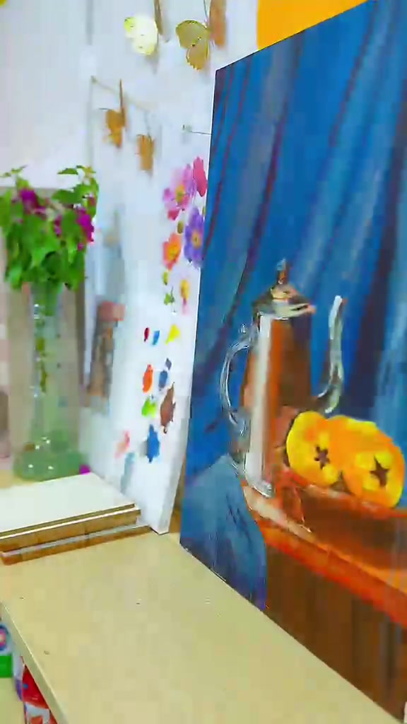 من آخر مرة سويتي شي حتى تفرحين نفسج؟ 💛
مو كل ورشة هدفها نتعلم الرسم... مرات نحتاج مكان ننسى بيه ضغوط الحياة، نضحك، نبدع، ونرجع لبيوتنا وإحنا مرتاحين.
بورشتنا النسائية راح تتعلمين أساسيات الألوان ودمجها خطوة بخطوة، حتى لو أول مرة تمسكين فرشاة.
تعالي امنحي نفسج ساعتين... يمكن هالساعتين يغيرن مزاجج أكثر مما تتوقعين.
الأماكن محدودة، واحنا ننتظر وجودج ويانا بكل حب. 🤍🎨
 العنوان اربيل طريق كويه مجمع المهندسين سايدين شقق بلص لايف
 للتواصل معنا على أرقام 
***********_***********
