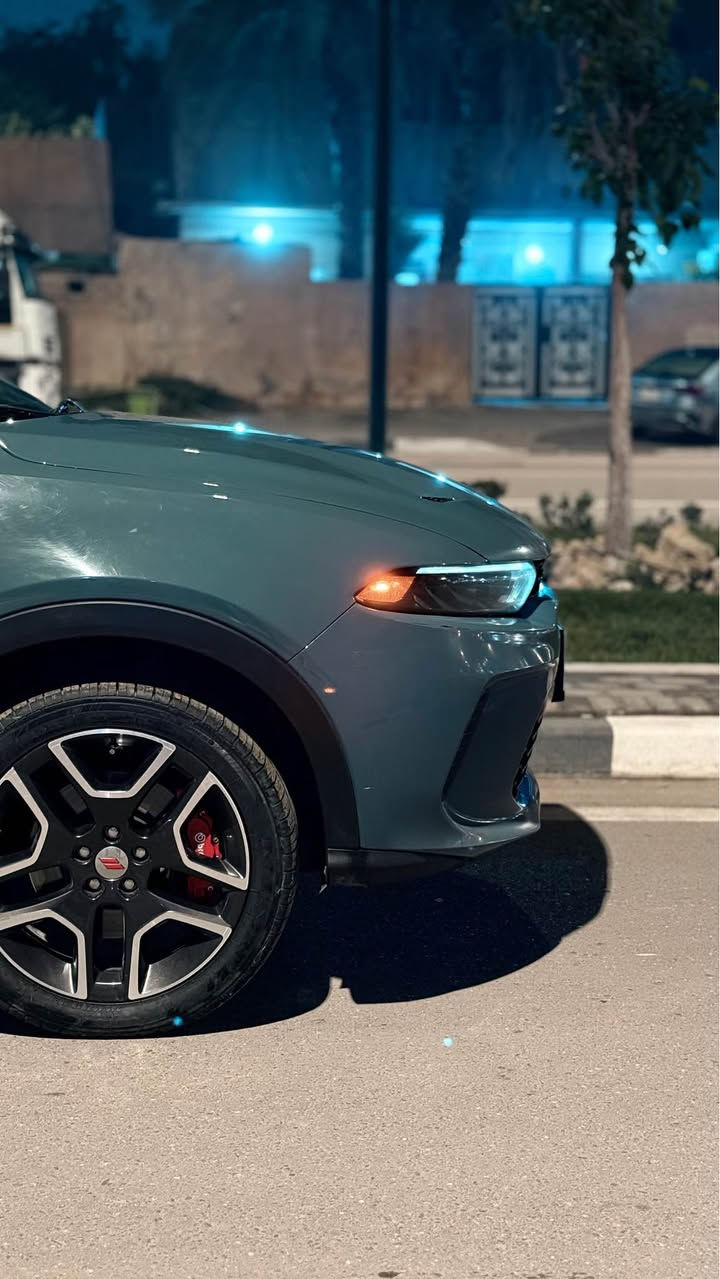 السلام عليكم شباب
دودج هورنيت للبيع
GT 2.0 turbo 2023
السعر 19.000$ وبيها مجال
المواصفات:
كراسي جلد تدفئة وتبريد
شحن لاسلكي
ابل كار بلي لاسلكي
سستم صوت هارمن كاردان
تحكم سرعة وتحديد مسار
رادار امامي وكاميرا خلفية دوارة
فتحة سقف بانوراما
مرآة تعتيم ذاتي
نقطة عمياء مع تحذير صوتي
صندوق كهرباء
تشغيل عن بعد
وكثير من المواصفات
العنوان ديرتكم البصرة
الضرر بأول تعليق / باب خلف السائق صبغ فقط
رقم التواصل : *********** الزبير, البصرة
