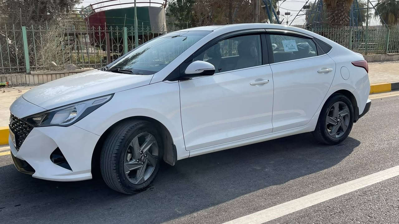 بسم الله وعلى بركة الله 
الســـــعـــــر 145$ و بيه مجال للشراي و الطيبين
اكسنت Accent 2021 اعلى فئة Verna 
الشكل الجـــــديــــد 
رقم اربيل الدولي ( مسطرة ) 
سنوية وهزة جديدة 
#كوري بدون صبغ فقط شبر ( #كرت بالباب ) 
و شبر بارد باب السايق 
#محرك 16 دوش 
#كير ATM اوتوماتيك + كير عادي 6 نمره 
#سلايد_روف
#تحكمات ستيرن 
#اشارات بالمرايات
#مراية تحكم كهرب 
#سنتر لوك Centre lock 
بريك ABS
#ويل_كب كروم 
#قطعتين_تبريد
السيارة ماشية 52.000 الف كيلو 
#كير_ومحرك_وتبريد شـــــــرط 
باقي السيارة وضع شركة 
للتواصل:***********
