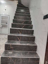 موجود خلفه سيراميك جدران ورضيات وبورسلين وبيات شغل درجه اولى مصري وتسل...