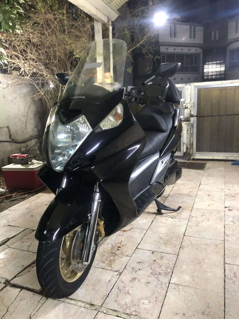 السلام عليكم للبيع
سلفر ونج 600 ✈️ 

الدراجه فول مواصفات 
بيه غراض كدام عينكم هواي
بيه ملاحضات بسيطه الدشبول بي كسر خفيف من يم الجمجه وشخوط بسيطه
الدراجه مكفوله كفاله عامه 
العنوان شارع فلسطين 
*********** 
متواجد واتساب ❤️
