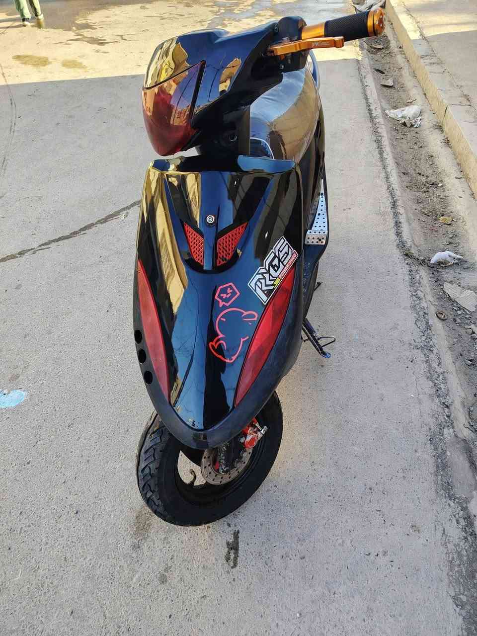 السلام عليكم ماكس عدله رمبه دراجه مغلومه تزويد كلها عل بلاد من التاير للبرغي  دراجه عليه كت كامل آر جي إس
1 استاند صفح سبع ألوان 
2 شيال آر جي اس
3 يدات آر جي إس
4 قبق افلاوين آر جي اس
5قطره  آر جي اس 
6كفرات أربعة ولف بلاد 
7 شوته أربعه ولف
8 دبل خلفي أصلي
9 كلجات آر جي اس 
 10ليت عدسه 
11 كشن رياضي
 12نشره اسفل الدراجه
13 صالانصه سي اس
مكان الدراجه ديالى بعقوبه فلكت الأمين  سعر الدراجه 850 أو بيه مجال بسيط رقم الهاتف ***********
