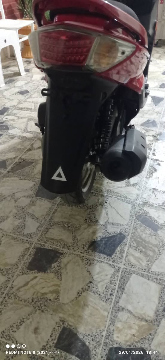 سلام عليكم دراجه سكنس فحل طلاعات نوزل خطين دراجه جديد بمعنه الكلمه كا مله مكمله هذا رقمي ***********
