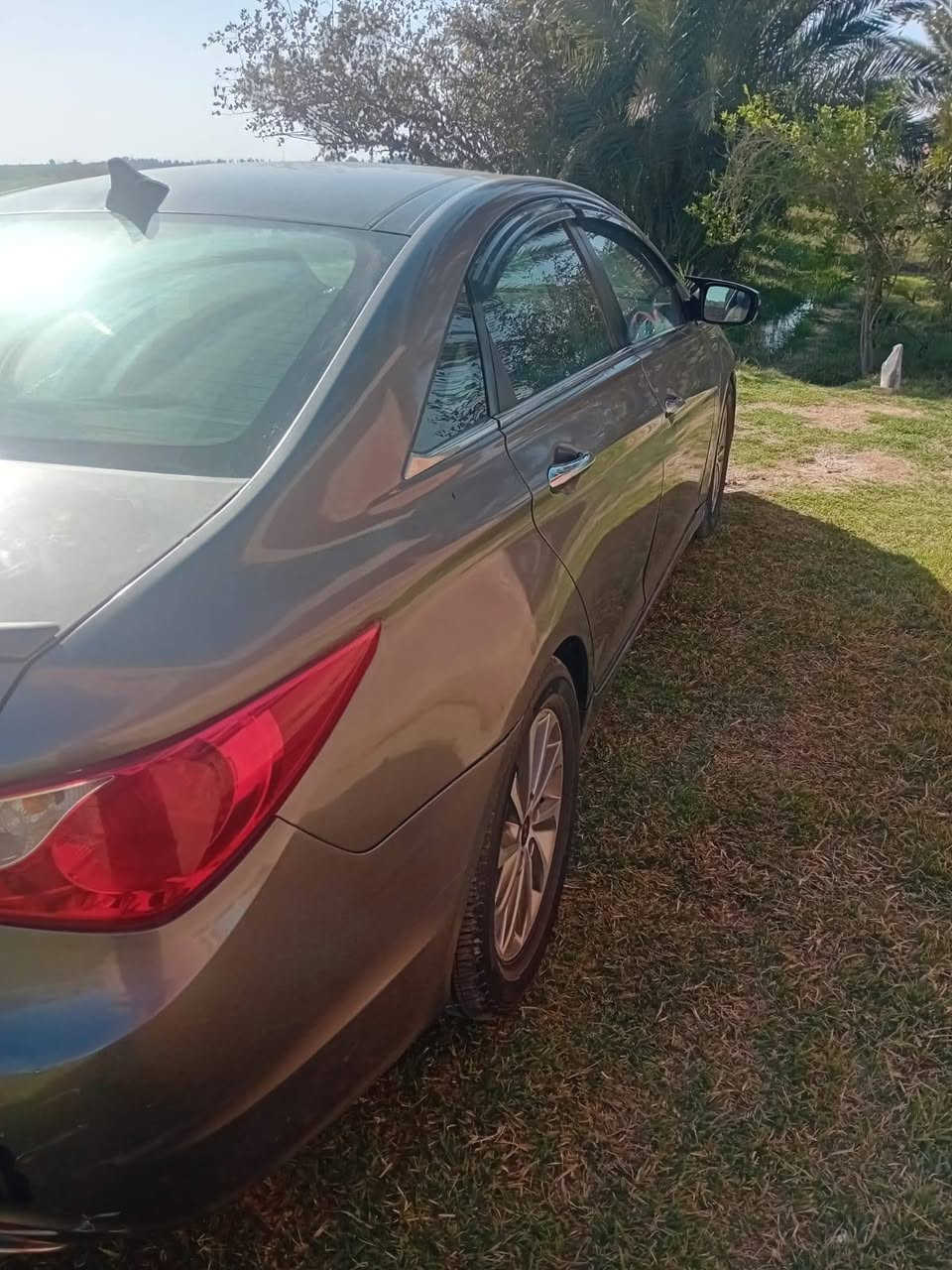 إسلام عليكم للبيع سوناتا
موديل 2012 لمتدد 
وارد امريكي احادثها جاملغ خلفي الأيمن والباقي كفالة والتبريد عاطل 
بجم كبس 
ويل 17 كروم 
حداديه جديده 
دبل صالنصا 
مكينه 2000 توربو مفتوحه 
هزه جديده وسنويه 2027 
رقم بغداد الجديد 
السياره فول مواصفات 
 بصمه
بانوراما قطعتين 
تبريد قطعتين 
شاشه وكامره 
تحكم ستيرن 
كشنات كهرباء 2 
هيتر كشنات 4 
مانع انزلاق وبعد بيها مواصفات 
سعر السياره( 110) وبيها مجال بصيط 
مكان السياره/ذي قار/الرفاعي 
رقم صاحب السياره ‏‪ ‏‪0783 082 8275‬‏
