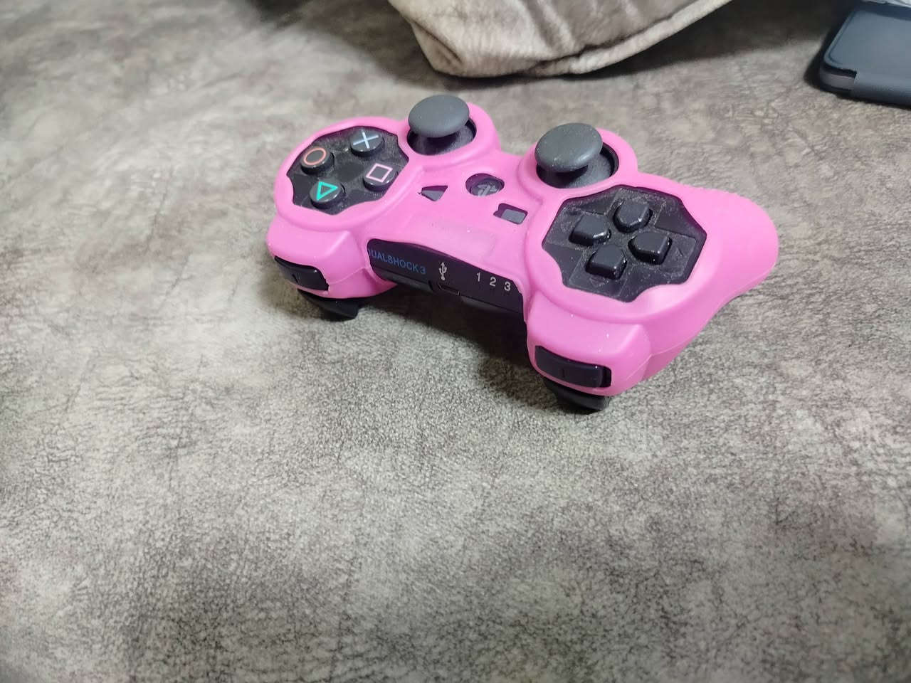 السلام عليكم 
يدات سوني ثري للبيع
شغالين بس ما فاحصهم ابيع فحم
وحدة مكسورات شفتات ول ثانية ما تشتغل
سعرهم كلهم ب 18 قفل 
مكاني موصل حي سومر


**إذا كنت صاحب هذا الإعلان وتريد حذفه لأي سبب، رجاءا أرسل رسالة إلى الدعم الفني**