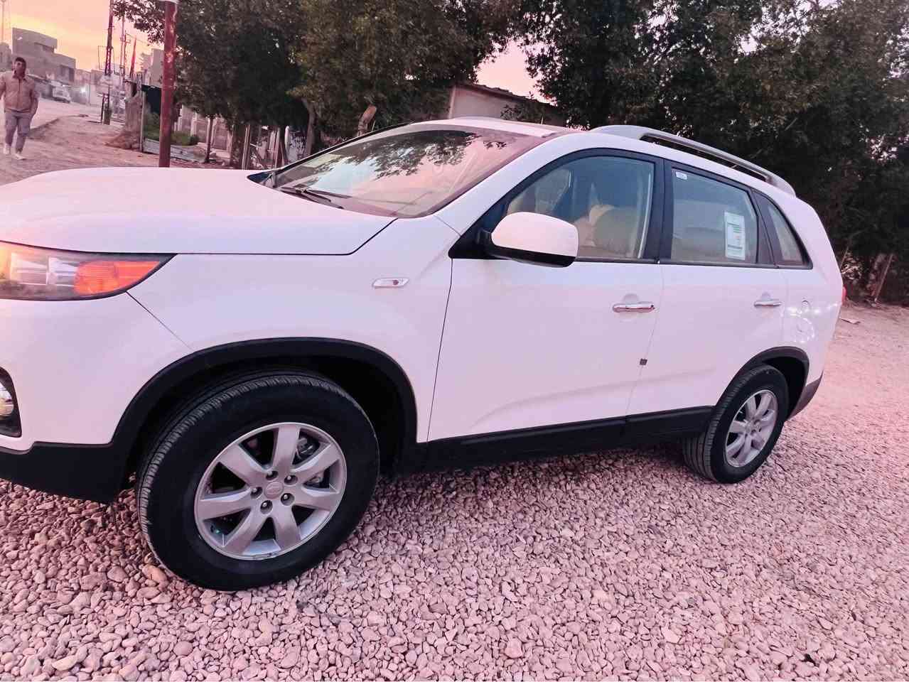 لبيع كيا سورنتو موديل 2011 خليجي كفاله عامه من صبغ وتبديل والبارد فقط شخوط بسيطه بجه الصدر 
مكينه 2400 ما مفتوحه ماشيه 160 سياره كلش نضيفه 
رقم اربيل تحويل وكاله موجود 
السعر 138 
مكان سياره بابل المركز 
*********** حلة, بابل
