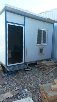 اخي الكريم كرفان4×4معه ملحق تواليت خارجيه الاتصال 07805050194