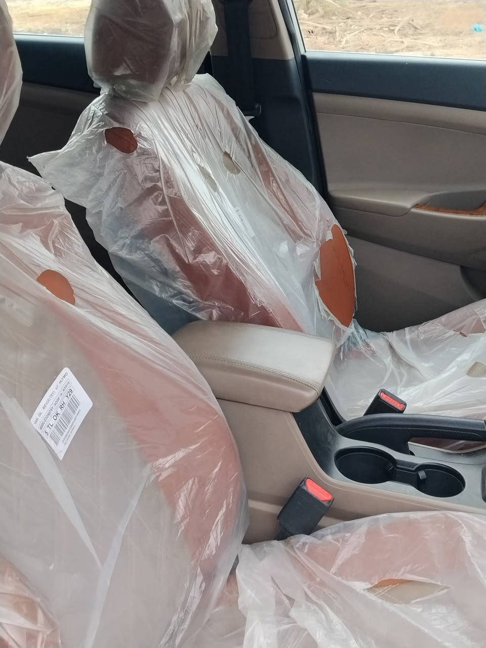 السلام عليكم 
للبيع توسان 19 رقم بغداد الكاصد سياره اخت الزيرو
كفالة عامة من الصبغ والتبديل والبارد .
مواصفات خمس عدسات بك لايت لد كشنات جلد كهرباء 
بصمه إشارات ترحيب صاج 
السعر 200  
العنوان بابل  ***********
