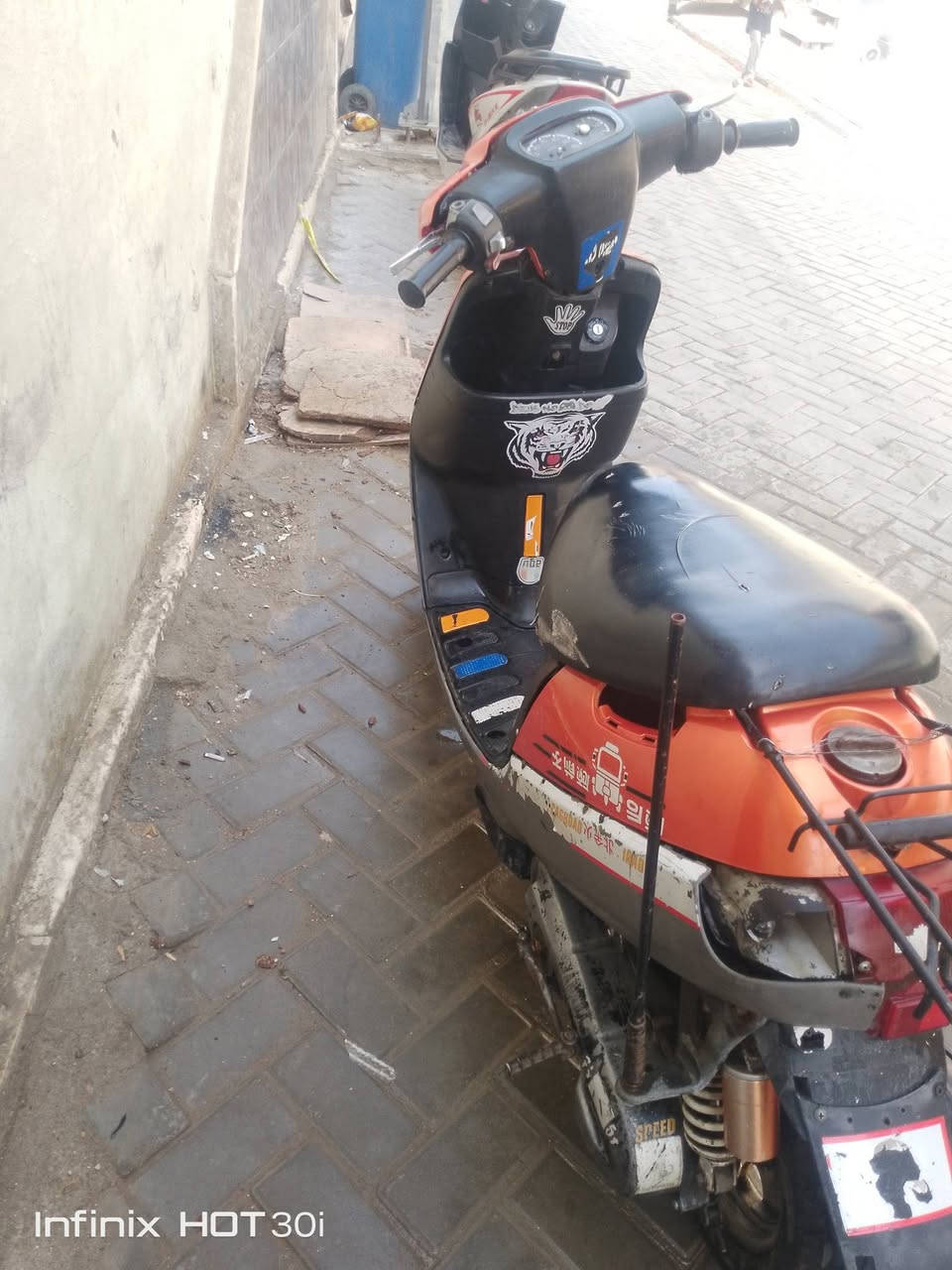 سلام عليكم عندي دراجه للبيع بطه دراجة نضيفه وحلوة كما موضح في الصورة تشتغل هندر واحد سرعتهه 60السعر 190وبيهه مجال هذا رقمي متواجد عل واتساب وراسلني وتدلل ***********
