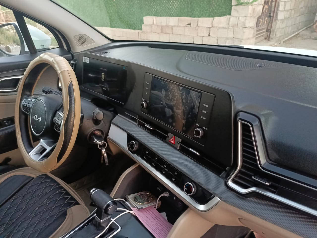 للبيع سبورتج 23 ماشة 37 بيها بارد فقط باب الصدر موضح بالصورة بدون صبغ والباقي مكفول رقم بغداد باسمي السعر 21000 وبيها مجال بسيط رقم الهاتف ***********
