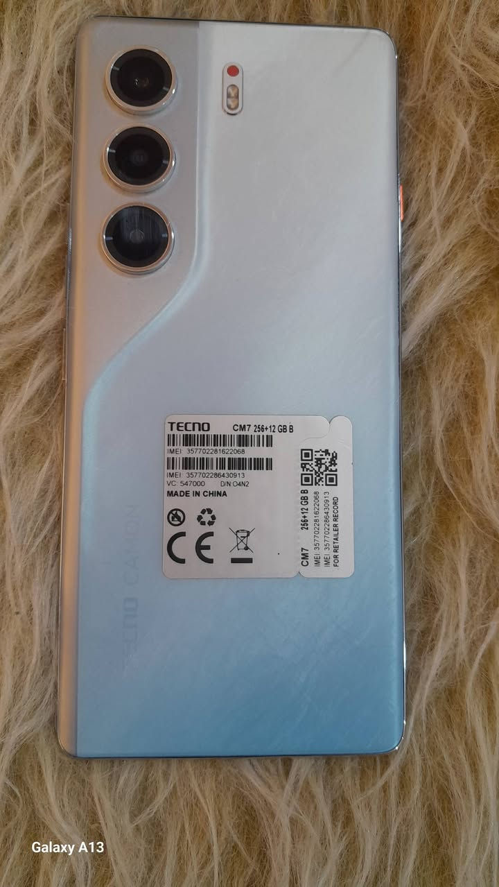 كامون 40 برو 5G ذاكره ٢٥٦+١٢ نضافه١٠٠%المكان كربلاء البوبيات ***********
