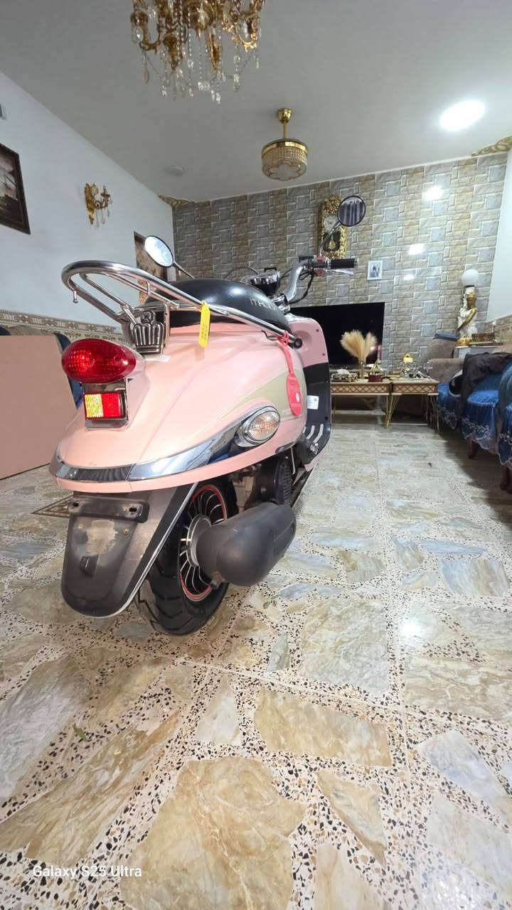 سلام عليكم دراجه للبيع انتيه جديده عنوات بغداد غزاليه الهياكل ***********
