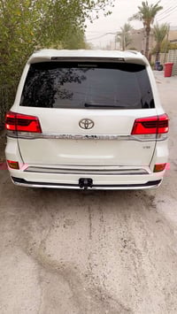 لاندكروز مصفحة درع مكينة 8 سلندر كاز  سيارة جديدة موديل ٢٠١٣ محدثة ٢٠١...