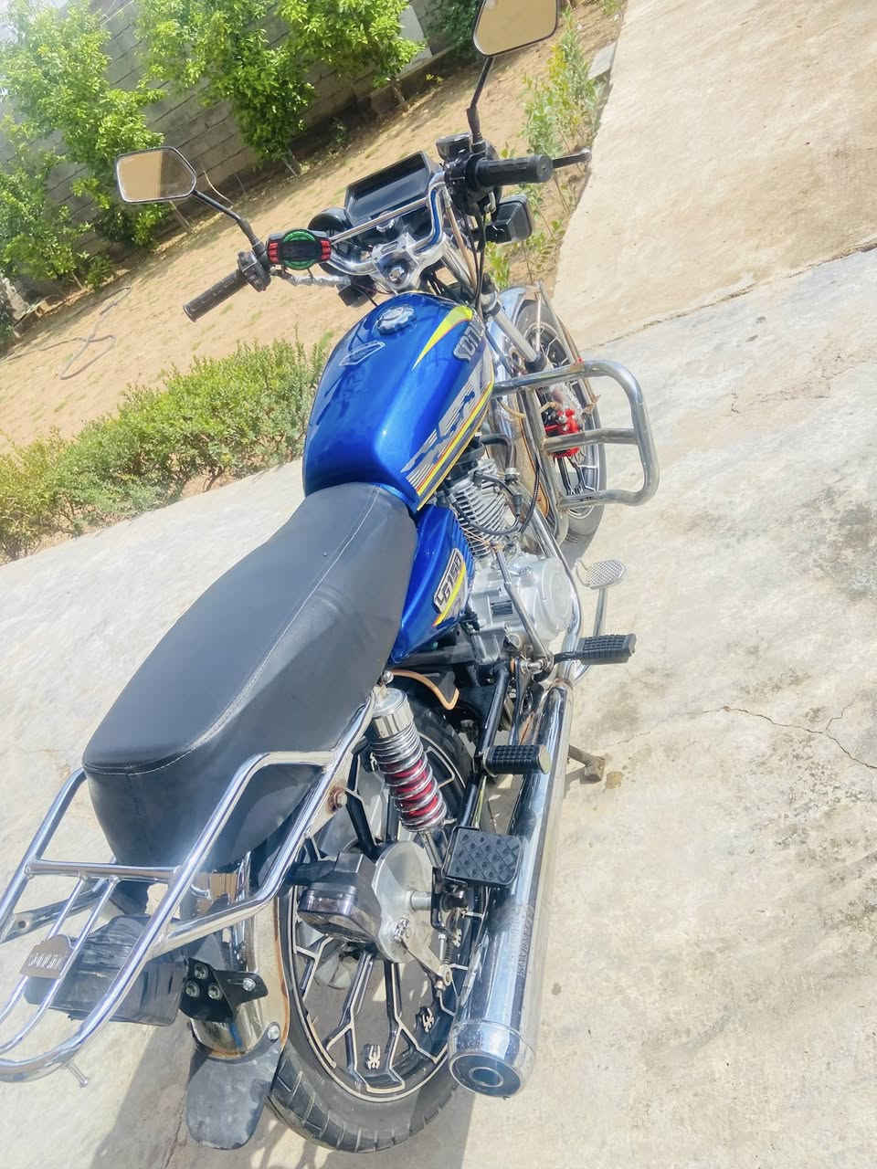 السلام عليكم دراجه للبيع موديل ٢٤ محرك مكفول. من كلشي وراق موجوده  السعر ٦٢٥ وبيهه مجال قليل 

*********** 

مكان صلاح الدين دجيل +  واصل جسر السنديه
