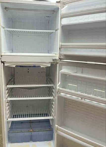 ثلاجة طعام حجم 16ماركة كونكورد شغالة كامل ما بيها اي عطل 🌹🌹🌹🌹مكلف بالنشر 

السعر، 120الف 🔥🔥🔥بلادية ما واصلة مصلح 
*********** 🌿🌿🌿🌿
عنوان : حي الزراعي♥♥♥♥ موصل
