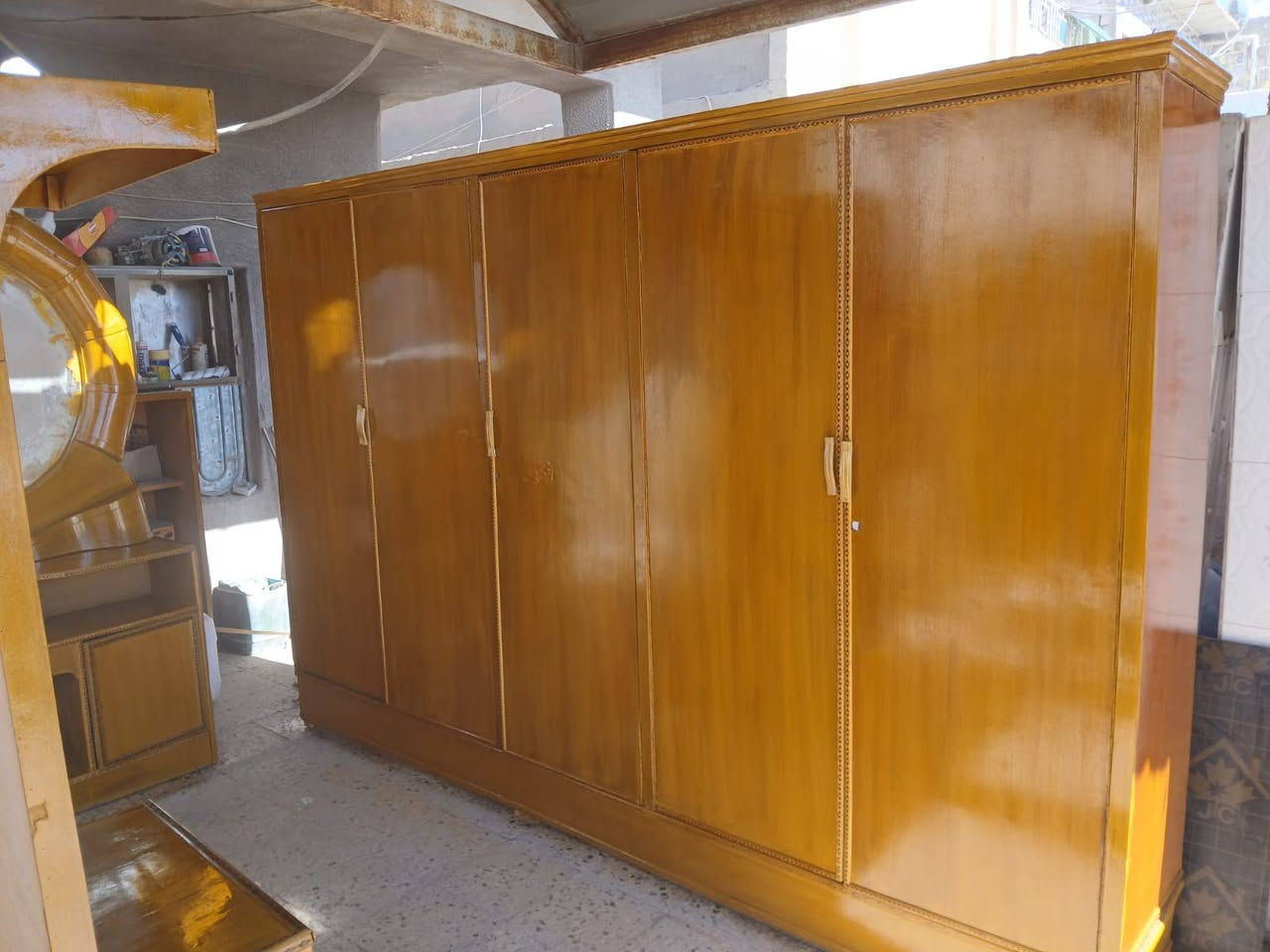 يالله 
غرفه نوم 5 ابواب صاج سوكي 
 كامله  
السعر 350  
                             السعر 350
السعر 350  
               

العنوان حلة ناحية ابو غرق  شارع الامام  
مقابيل جامع وحسينية الياسري 

 ***********
