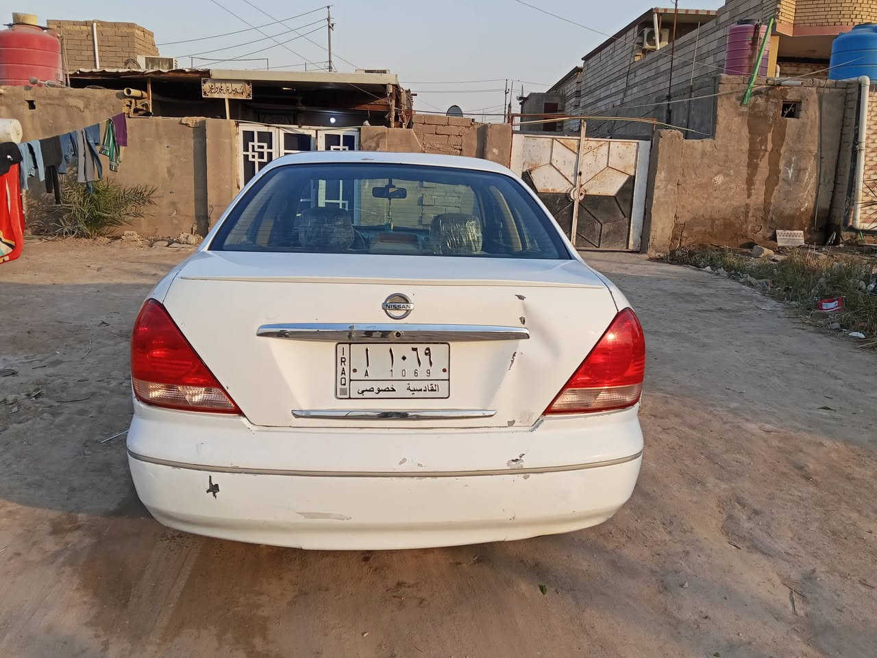 السلام عليكم نيسان سني ياباني موديل 2005
 محرك قبق اسود مكينه بيها تنقيص بدون بخار فقط تنقيص گير اوتماتيك رقم قادسيه مشروع وطني حداديه 80% البدي شوفت عينك بي طخات بسيطه السيارة احلى من الصور السعر 75 وبيها مجال قليل للاستفسار ***********
