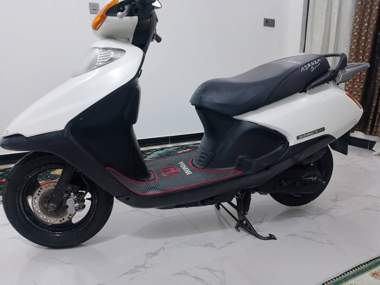 سبيسي للبيع مجفته رايمر 450 وبيهه مجال


**إذا كنت صاحب هذا الإعلان وتريد حذفه لأي سبب، رجاءا أرسل رسالة إلى الدعم الفني**