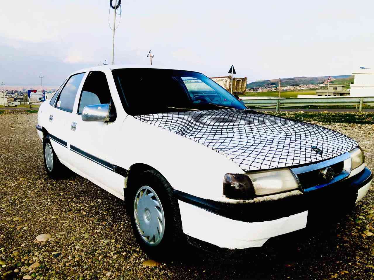 ئۆپڵ ڤیکترا مۆدێل 1992
سەیارەکە علوجە..کەفالەتی مەدەنی بەشەرت
دەعمو لێدراو بڕاوەی بەشەرت
گێڕو مەکینە بەشەرت مەکینە16قایش پانە
سەیارەکە زۆر توندو تۆڵو مەزبوتە
کارەبایات و گەرمی  بەشەرت
تەقەوڕەقەی بەشەرت ..
چرکەو سەد دۆلار 
سعری 12 گڵا
ژ.م*********** كويسينجاك, أربيل
