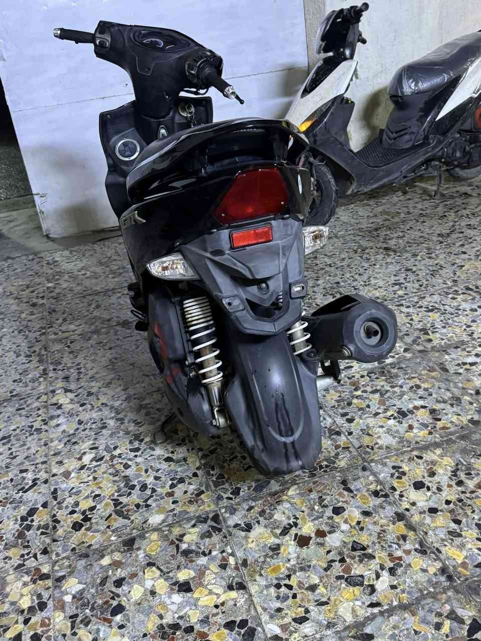 دراجة GTR
الدراجه بلادية مال رمبة 
الدراجة ختم واحد وية المكينة
المكينة برغي ممفتوح الدراجة خير من الله 
جيب وياك فيتر وتعال كاملة مناقصة شي 
السعر(950الف بيه مجال )
العنوان بغداد الغزالية الي يرغب بل شراء يتصل علة هذا الرقم 
‏٠٧٧٧٠١٩٤٧٨


**إذا كنت صاحب هذا الإعلان وتريد حذفه لأي سبب، رجاءا أرسل رسالة إلى الدعم الفني**