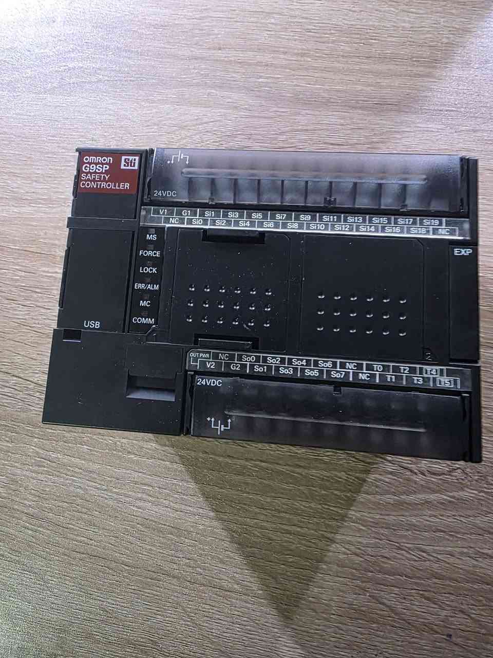 وحدة تحكم في السلامة من نوع Omron G9SP-N20S.يعمل بجهد 24 فولت تيار مستمر ويتميز بـ 20 مدخلاً و 8 مخارج SSR.تُستخدم هذه الوحدة في تطبيقات الأتمتة الصناعية والتحكم في سلامة الماكينات
وحدة تحكم في السلامة من نوع Omron G9SP-N20S.يعمل بجهد 24 فولت تيار مستمر ويتميز بـ 20 مدخلاً و 8 مخارج SSR.تُستخدم هذه الوحدة في تطبيقات الأتمتة الصناعية والتحكم في سلامة الماكينات
انطوني سعر التواصل ع الرقم ***********
