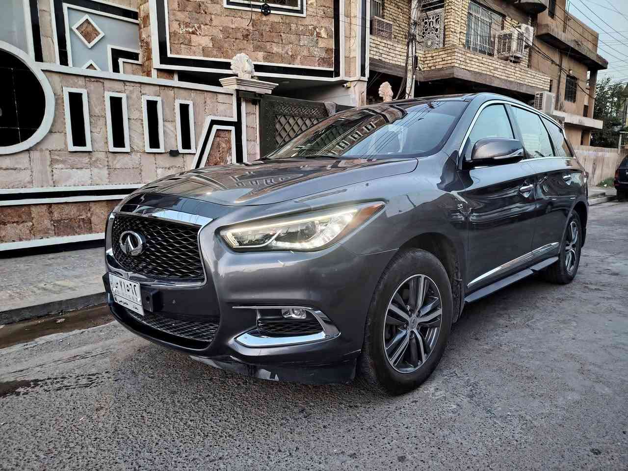 من رخصة الادمن انفنتي QX60 2020 السياره حادث خلفي بدون ايرباك ضربه جملغ وجنطه  والجنطه  تبديل اصلي يعني صبغ قطعتين صور الحادث مرفقه محرك 6 سلندر دفع امامي ماشيه 59 الف مايل قابله للزياده. ملاحضه بيها بارد في جاملغ عكس السائق وباب الصدر بارد وتكحيل.. تخم تاير جديد ما بيها نقص جاهزه حبه على حبه
مواصفات...
1_فتحة سقف
2_ستيرن كهرباء
3_ تدفئه كشنات
4_ اربع وضعيات قياده
5_ كشنات جلد ٧ راكب
6_ جنطه كهرباء
7_ مري شفط
8_ رادارات عدد 3
وباقي مواصفات انفنتي معروفه السعر 187$ ورقه وبيها مجال للجادين بالشراء للتواصل ***********
