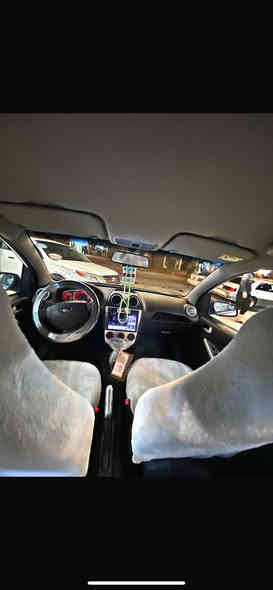 ئەم بەرخە بۆ فرۆشتن ۲٠۱٥ سەیارەکە دوەم دەسە لە ۲٠۱٥وە زۆر لۆک ماوەتەوە لە رەسمەکان جوانترە نیو چەمەلەخی بۆیاخە بێ ناوگرتن نوکە دەرزی بە شەرت بەڵام من بە چەمەلخێک ئەیفرۆشم سەیارەکە هی ژێر خۆمە و دینار مەسرەفی نیە  سەقفی چاڵ و شەپۆل. تەرزەی نیە شوشەییە سەنەوی تا ۲٠۲۹ تازەیە تەحویل و هەمو شتێک بە شەرت گێرو مەکینەی تەپەی گێڕ بە شەرت مەکینەی بۆ واتەر پەمپ کراوەتەوە بە شەرتی بێ عەیبی تەبرید ساردو گەرم هەمو گیانی بە شەرتی ۱٥٠ فیتەر سعرکەشی ۹٠ گەڵا و معامەلەیەکی کەمی برایانەی تیایە 
 ژ.ت : *********** واتس ئەپ و ڤایبەریشی لەسەرە
