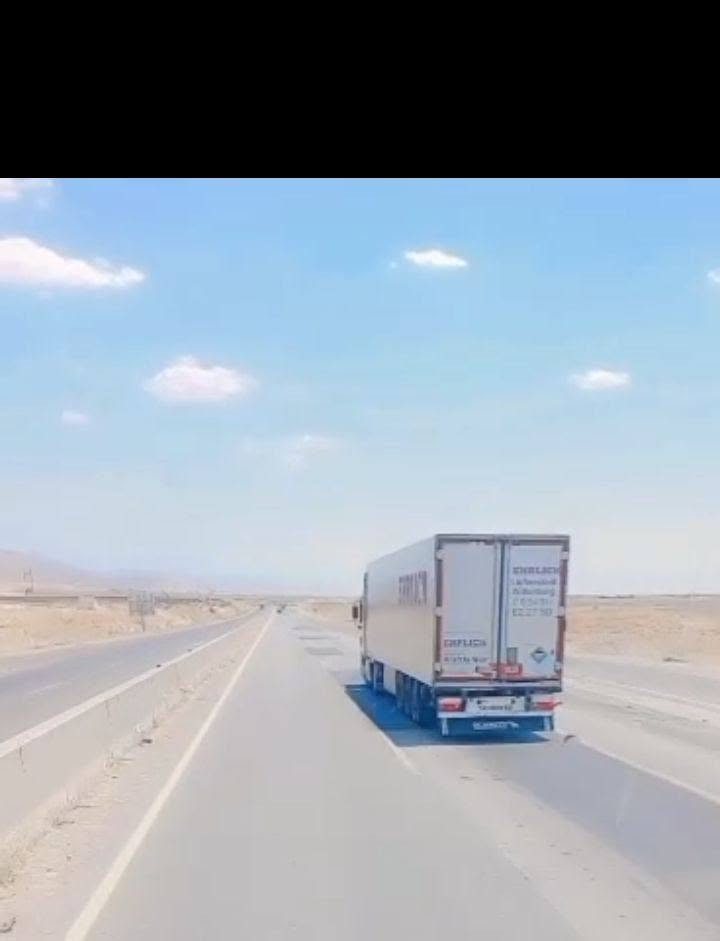 ***********
عربانة شمتز للبيع 
الاتصال على الرقم
موديل 2008
السمك 7
الجهاز 200 
الغاز 404
