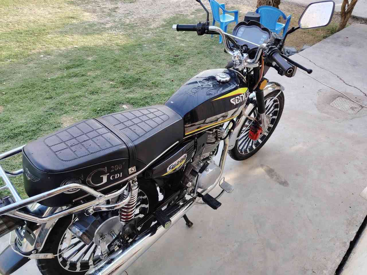 للبيع دراجة سيفان موديل ٢٥ دراجه جديدة ماشية شي قليل محرك 200 دشبول شاشة عرض فيديو كهربائيات كله فول اوراق كارتونيه ومنفيس ومكاتبه مال معرض فقط بدون كمرك مكان بغداد المدائن سلمان باك سعر ٨٥٠ وبيه مجال للاستفسار *********** واتساب الموشراي لايتصل ولا يعلق لحد يكسر بحلال العالم
