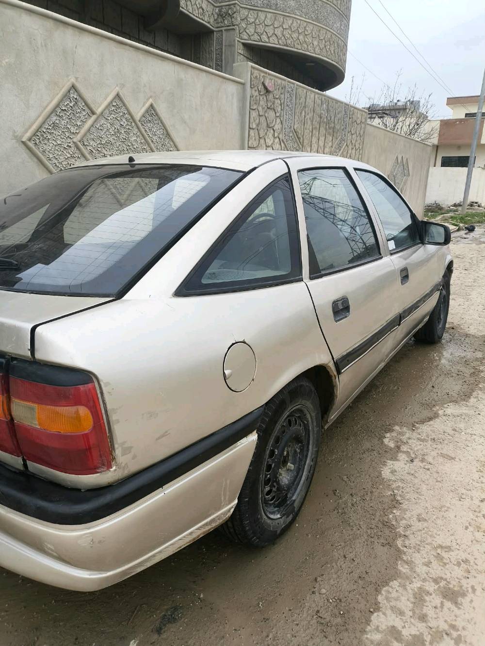 السلام عليكم
فكترا 16 هزه جديده سنويه 30 تنتهي 
انا الشرعي كوبون باتزين ورقي بس متوقف
صبغ عام جماليه بيها طخه بجة السايق جاملغ الورى طخه خفيفه طخم جديد تايرات نضاف ستيرن بور داخله نضيف
مكاني موصل ايسر  35 وبيها مجال
***********
