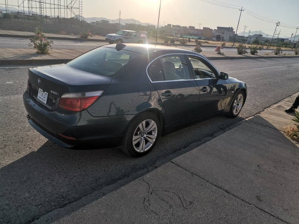 سەرەتا بەناوی خوای گەورە بیئیم E60 530
مودیل 2004 مەنەفیست ئەسلی کودیشی بو کراوە  نوزل کورت فول مواسفات بەس سلایت نیە گیرو مەکینە بەشەرت موسو براوە بە شەرت مالی مەدەنی بەشەرت یەک دوگمە نیە ئیش نەکات یەک دینار مەسروفی نیە تەقەو رەقە بە شەرت سەیارەکە تا بلیی بەقەوتە ماشەلله لە مالی هەمولایەک سەحریشی 45گەلاو مامەلەیەکی برایانە گەر مشتەری تیل بکە لە خزمەتم ژ.م *********** رانية, السليمانية
