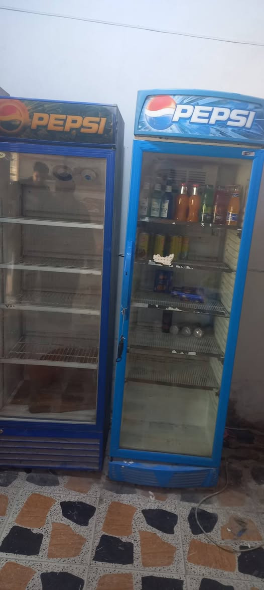 السلام عليكم
عارضات للبيع سعر الواحد ٢٥٠ وبي مجال


**إذا كنت صاحب هذا الإعلان وتريد حذفه لأي سبب، رجاءا أرسل رسالة إلى الدعم الفني**