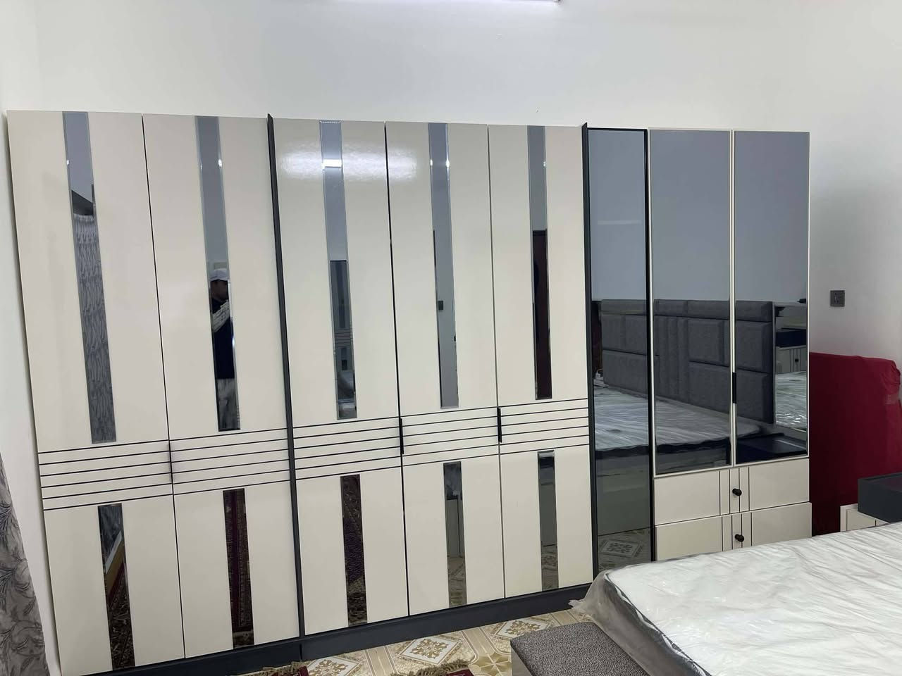 السلام عليكم غرفه نوم غير مستخدمه بالكارتون عشر قطع جديده وحديثه تجي وشوف ابعينك اخذته 1850 موجود الوصول هم ودوشكها أصلي ضمان خمس سنوات الوصول هم نشارها وتاريخ شوكت ماخذه *********** اني مكلف بالنشر هذا رقم صاحبها موجود
