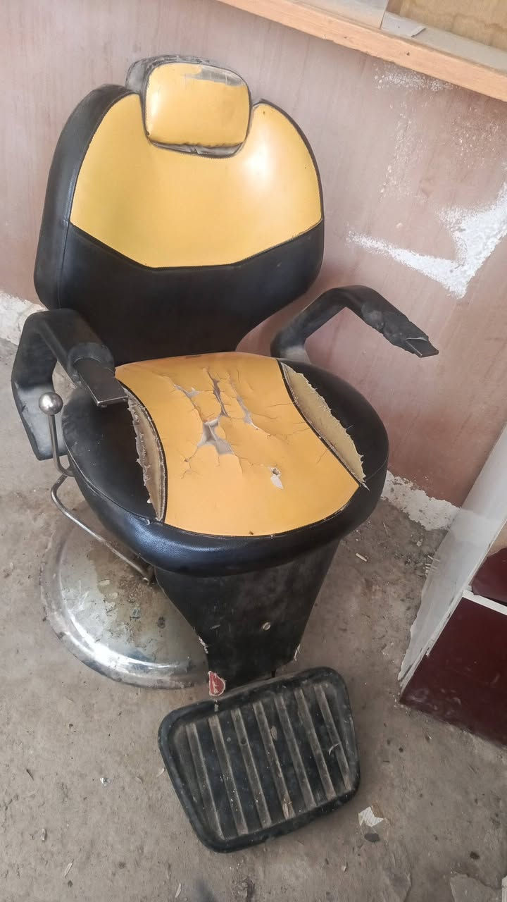سلام عليكم غراض للبيع نجف براكية شارع المطار القديم


**إذا كنت صاحب هذا الإعلان وتريد حذفه لأي سبب، رجاءا أرسل رسالة إلى الدعم الفني**