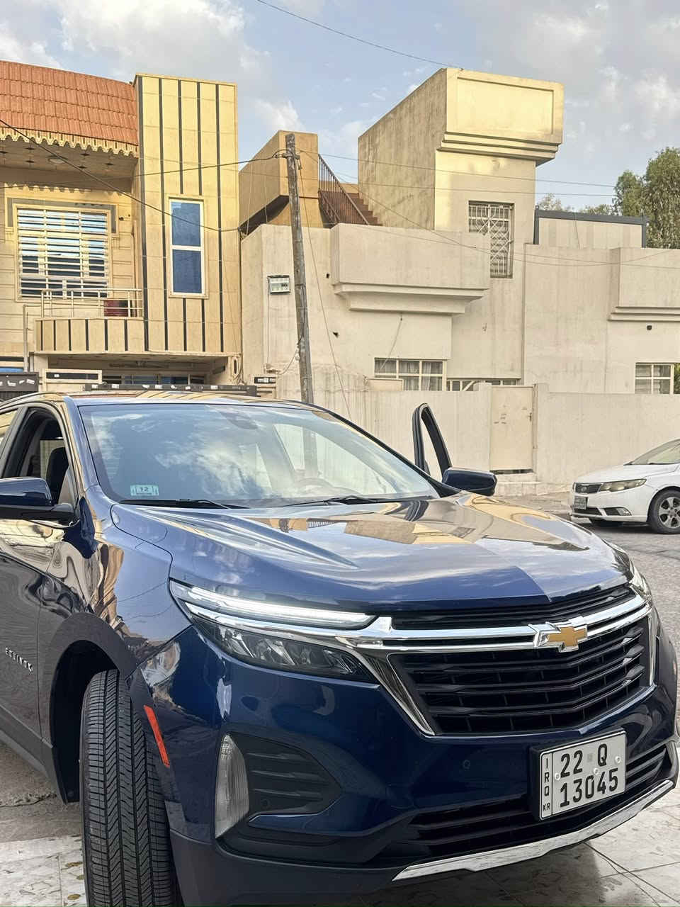 السلام عليكم 🌹شوفرليت ايكونكس 2023  LT للبيع
مواصفات LT الشكل الجديد   محرك 1500 تيربو فول ماعده السلايت  رقم اربيل بأسمي تحويل بشرط  

المواصفات : بصمة  / تشغيل عن بعد / شاشة كبيرة / رادار جانبي  وامامي / كرسي كهرباء تدفئه كشنات  / هندبريك دكمة / LED امامي / جنطة كهرباء / حساسات / تحكم ستيرن / كروس سرعة / بلوتوث / اواكس / قطعتين تبريد / اطفاء ذاتي  سياقه ذاتيه تحديد مسار   دفع رباعي / اوتو ستوب./ اضائه العالي اوتو 

السياره نضيفه كلش حادثه صندوك  فقط (( بجم كبس  برغي ممفتوح بي بدون ايرباك بدون دواخل بدون كلشي ))  صور الحادث مرفوقه بل منشور 🌹

ماشيه 31الف كيلو متر  

***********
