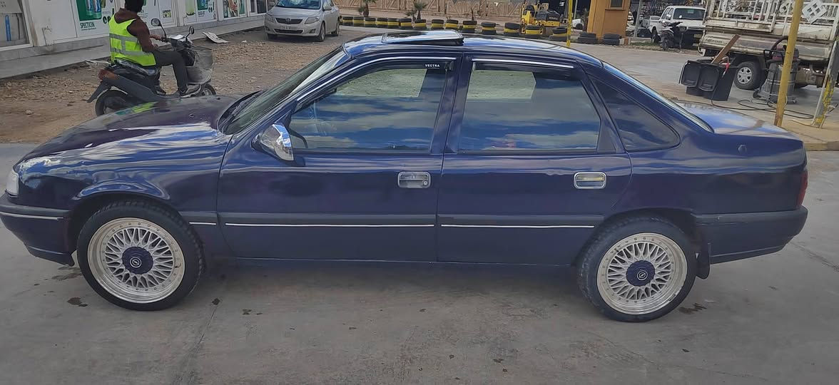 ئۆپل 
مەکینە 20
سەنەوی پلاستیک 
بەشەرتی ئەوەلیات 
گەرمی فلجە لایت کارەبای بەشترت
مۆدیل 91
گیرومەکینە بەشەرت 
سعر20گەلا 
ژم *********** واسئاب السليمانية, العراق
