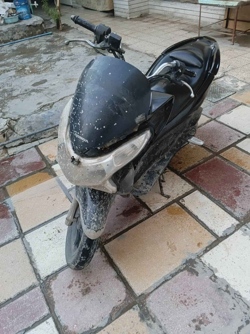 بي سي اكس ياباني 125 محرك كفالة كهربائيات نضيفة عوزها مجمجع مكسور بيها حادث بل بجم مماثر ع اي شي سعرها700قفلل اخوان الي ميشتري ليكعد يعامل ويخابر ممتواجد ع النت شراي اتصل ع رقم***********عنواني مشتل شارع مطبك
