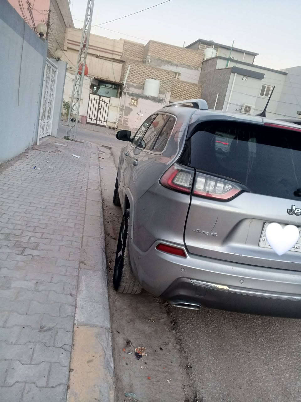 سلام عليكم جيب شيروكي بزونه موديل 2019
محرك 6 سلندر  
جنطه كهرباء 
كشانات جلد كهرباء تدفئه تبريد 
سياره مكانه نجف بسمي
السعر 145 وبيه مجال 
الاتوصل ***********
