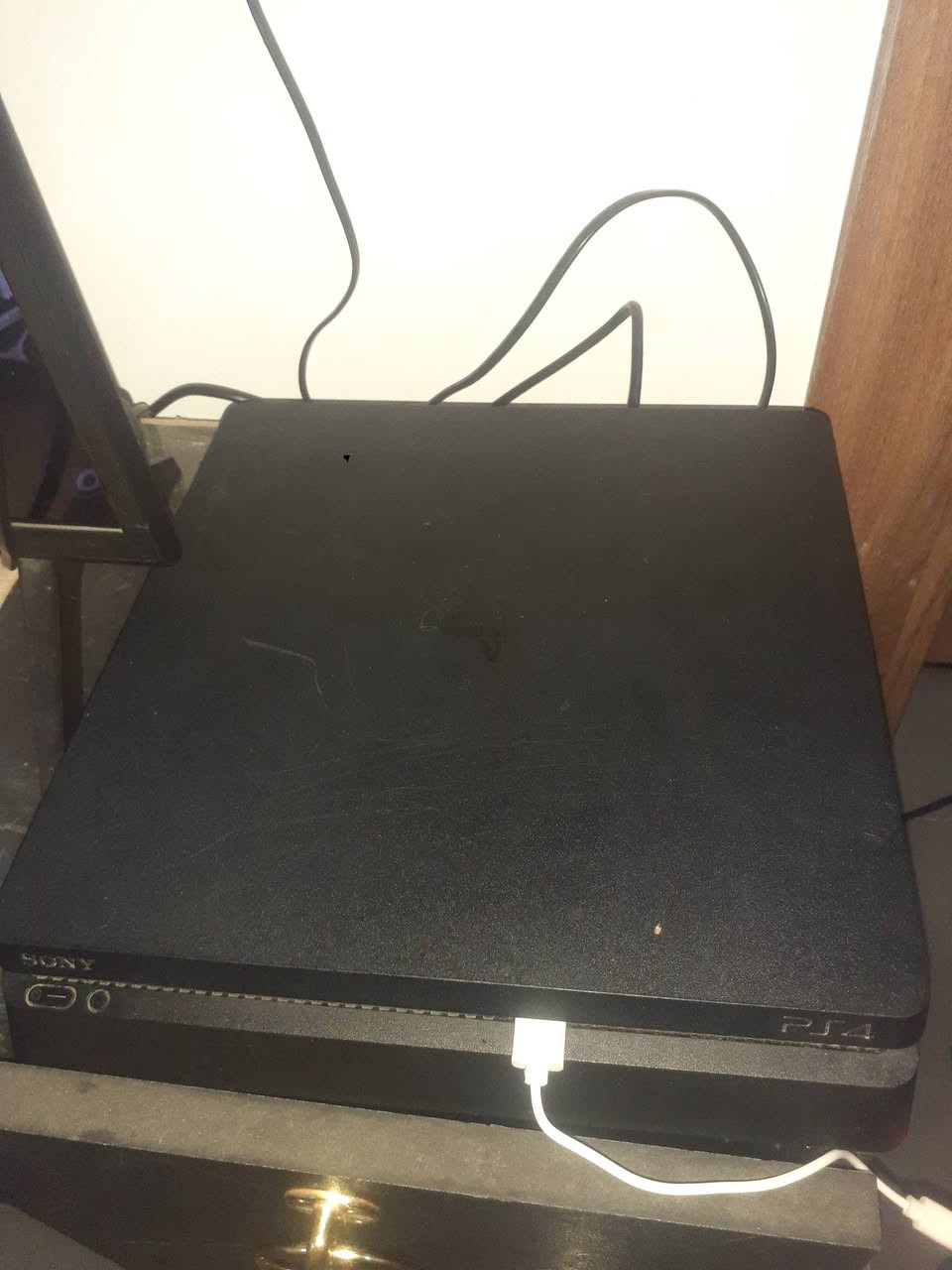 سوني 4 اونلاين انترنيت بي ثلاث يدات بي قرص اثنين بلاك اوبس و حرب وتكدر تنزل عليه محدث 13.50 نضيف مامفتوح سعر230بي مجال ذاكره. 500


**إذا كنت صاحب هذا الإعلان وتريد حذفه لأي سبب، رجاءا أرسل رسالة إلى الدعم الفني**